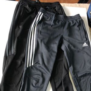 BUNDLE Addis’s 2 tiro pants small black and grey